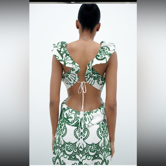 Zara limited edition embroidered green and white dress - Picture 2 of 9